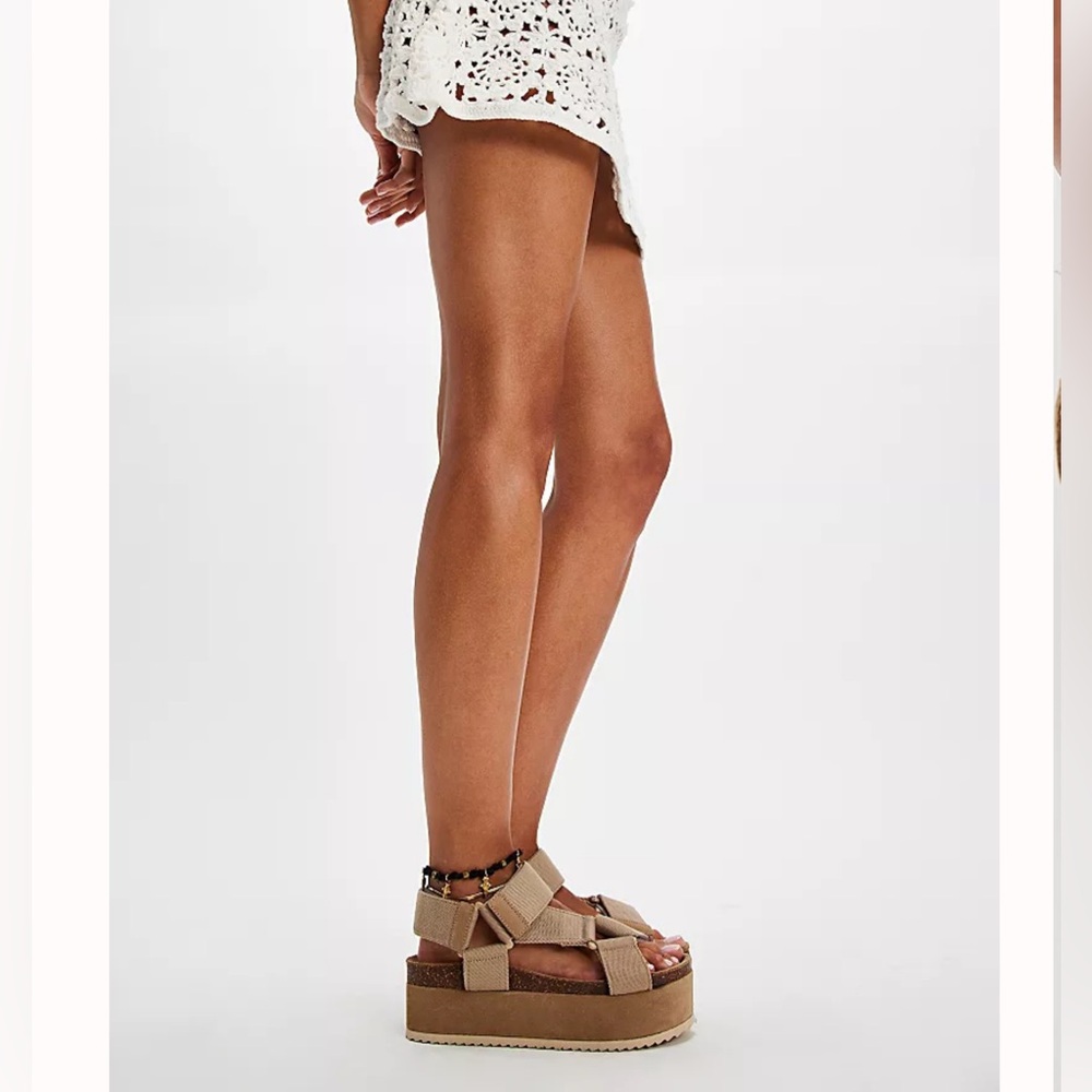 Free PeopleRule breaker remix flatform sandals❤️❤️❤️❤️